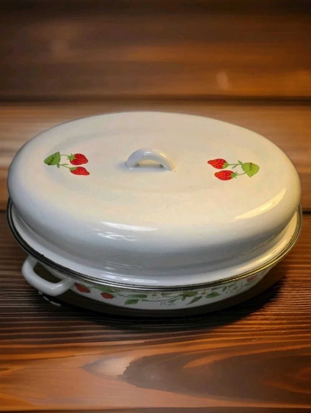 Vintage Sheffield Strawberries 'N Cream Enamelware 15